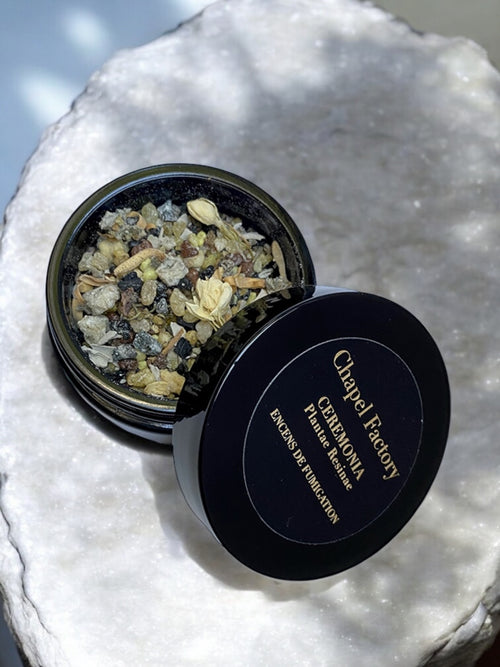 ceremonia encens de fumigation chapel factory